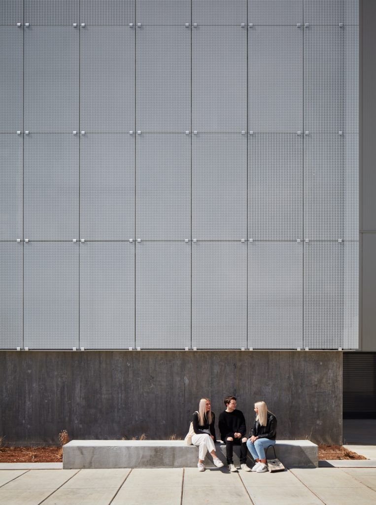 D Momentary Bendheim glass rainscreen 00407 013