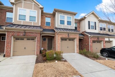 5 Reasons to Renovate Your Home’s Garage Doors