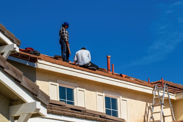 What Commercial Property Owners Must Look for in a Roofing Contractor
