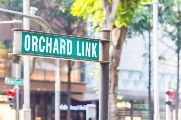 How Outdoor Business Signs Influence Customer First Impressions