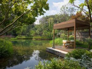 Banyan Tree Mount Emei One Bedroom Lakeside Villa courtyard